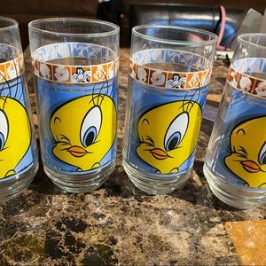 Warner Bros Brothers 1999 TWEETY drinking glasses set of 4